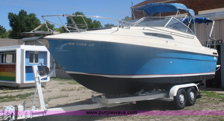 image for item B6696 Bayliner 24' boat