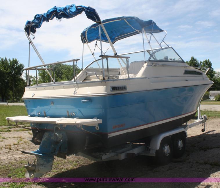 image for item B6696 Bayliner 24' boat
