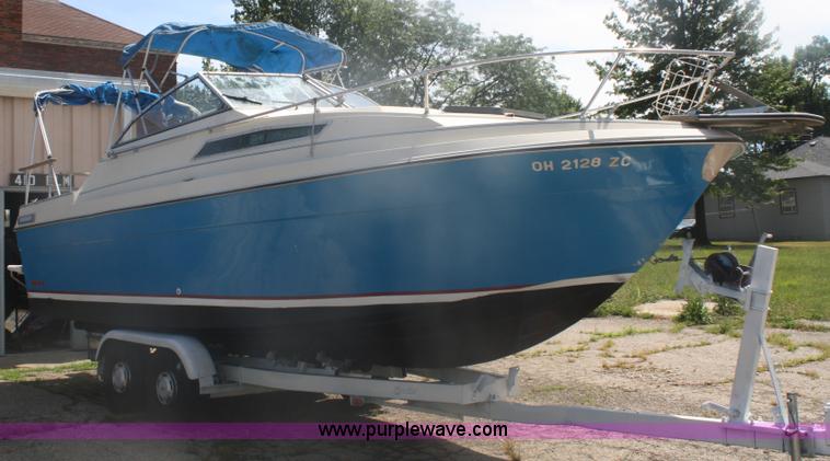 image for item B6696 Bayliner 24' boat
