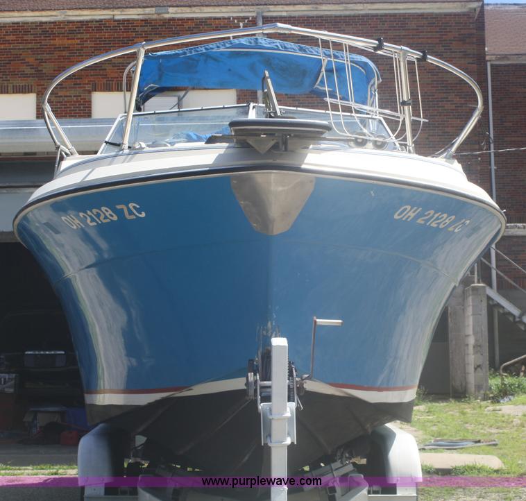 image for item B6696 Bayliner 24' boat