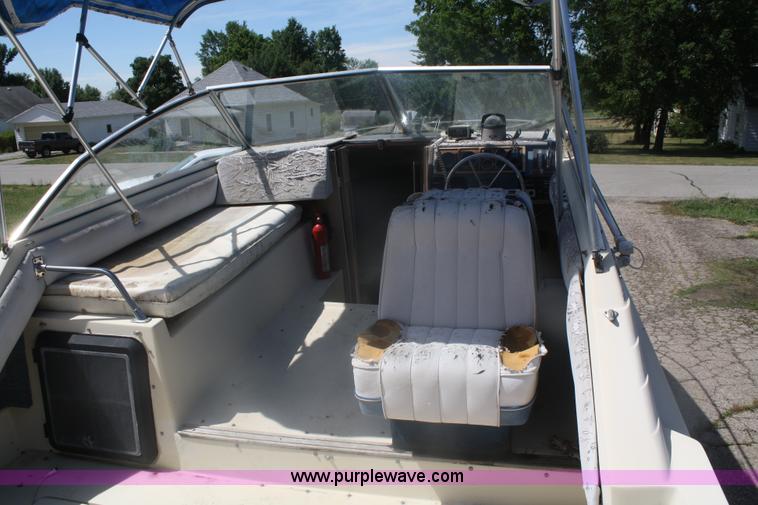 image for item B6696 Bayliner 24' boat