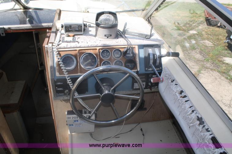 image for item B6696 Bayliner 24' boat