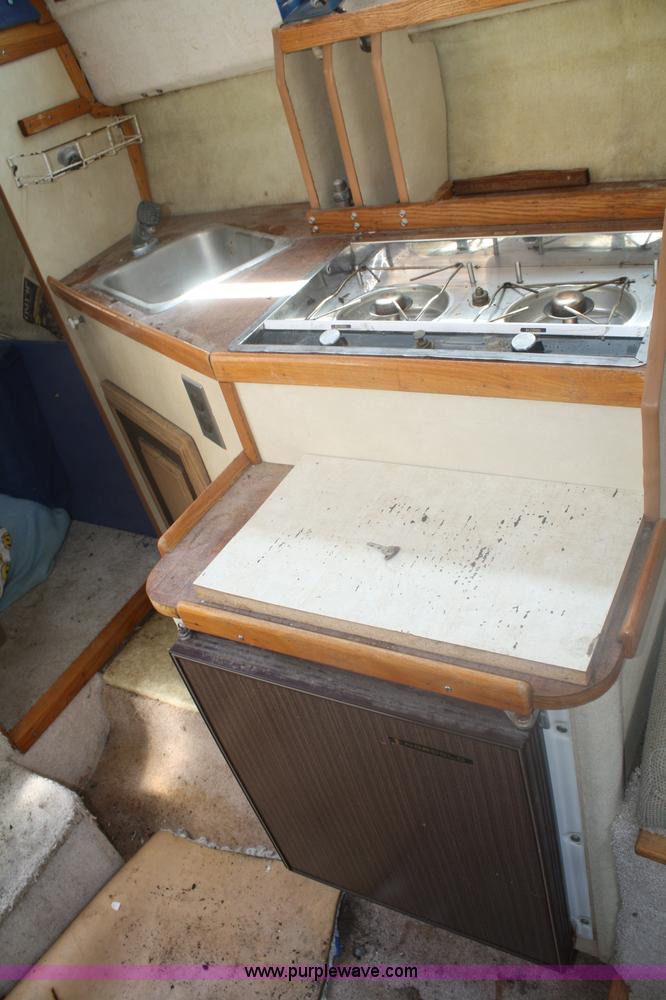 image for item B6696 Bayliner 24' boat