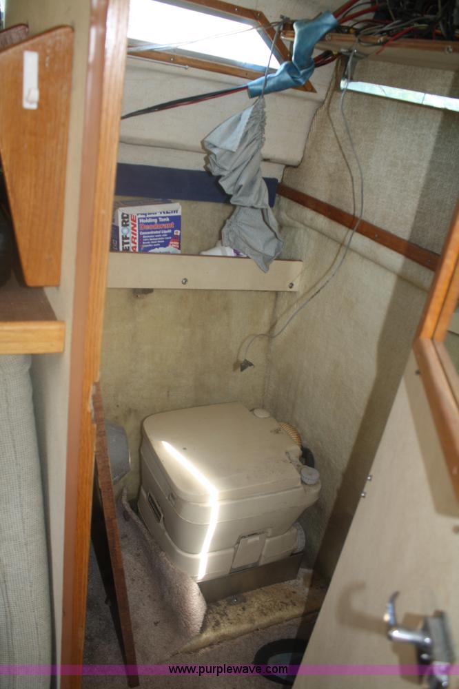 image for item B6696 Bayliner 24' boat