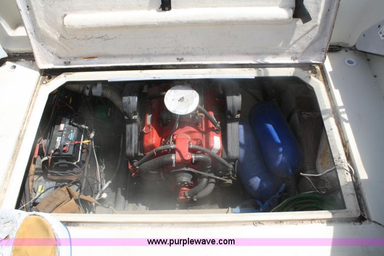 image for item B6696 Bayliner 24' boat