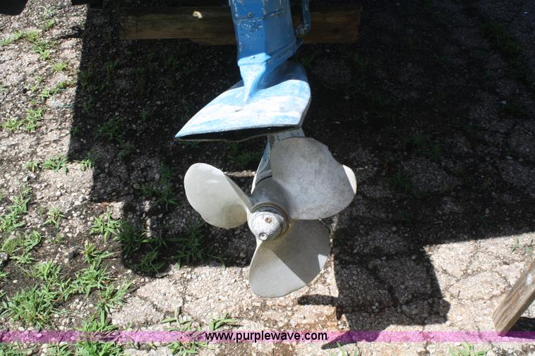 image for item B6696 Bayliner 24' boat