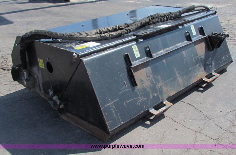 image for item B7279 Caterpillar BU118 street sweeper skid steer attachment