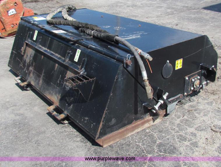 image for item B7279 Caterpillar BU118 street sweeper skid steer attachment