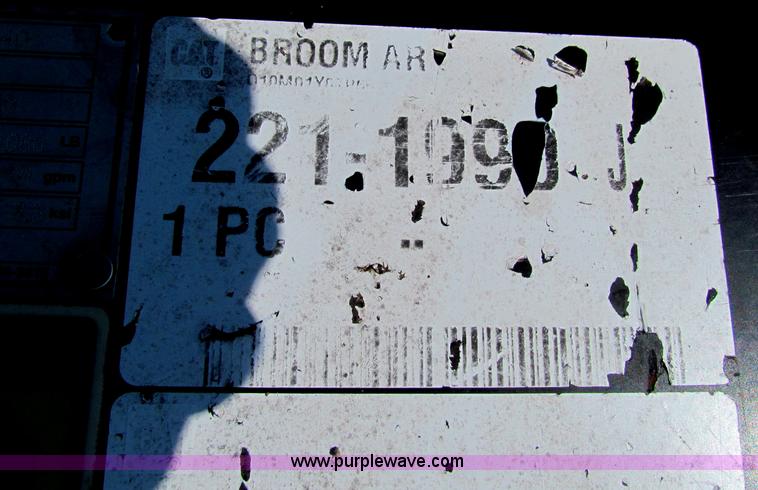 image for item B7279 Caterpillar BU118 street sweeper skid steer attachment