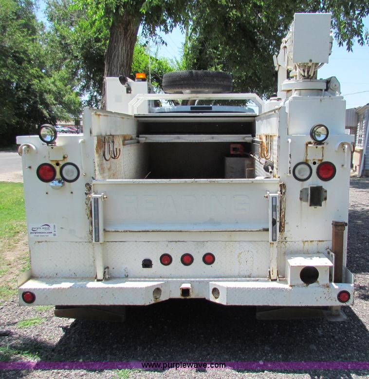 image for item B7286 2005 Ford F550 Super Duty pickup truck