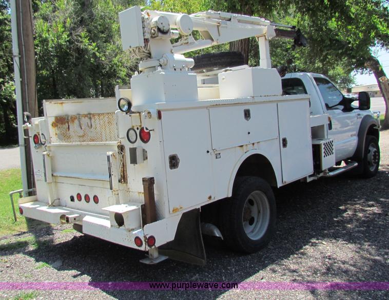 image for item B7286 2005 Ford F550 Super Duty pickup truck