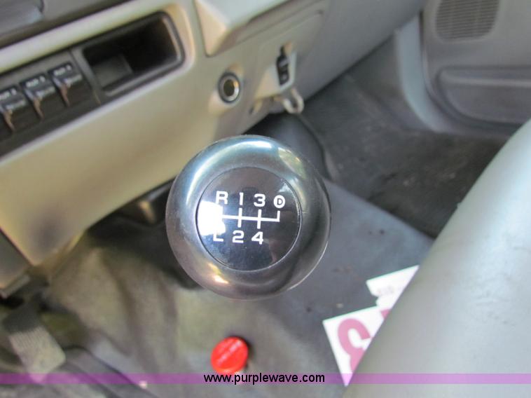 image for item B7286 2005 Ford F550 Super Duty pickup truck