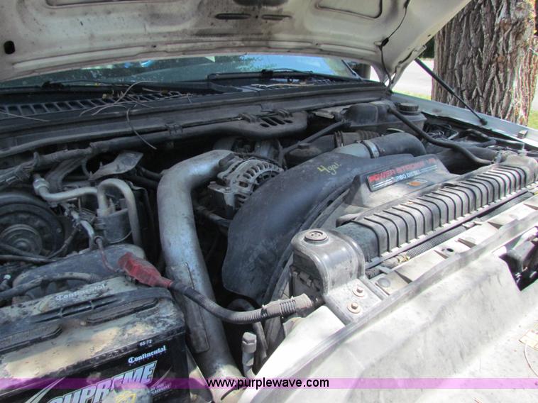 image for item B7286 2005 Ford F550 Super Duty pickup truck