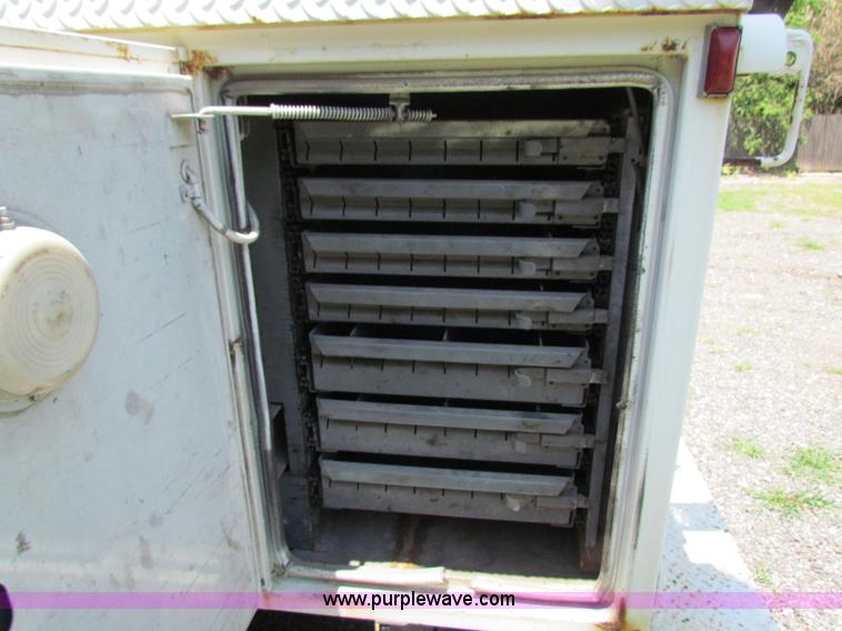 image for item B7286 2005 Ford F550 Super Duty pickup truck