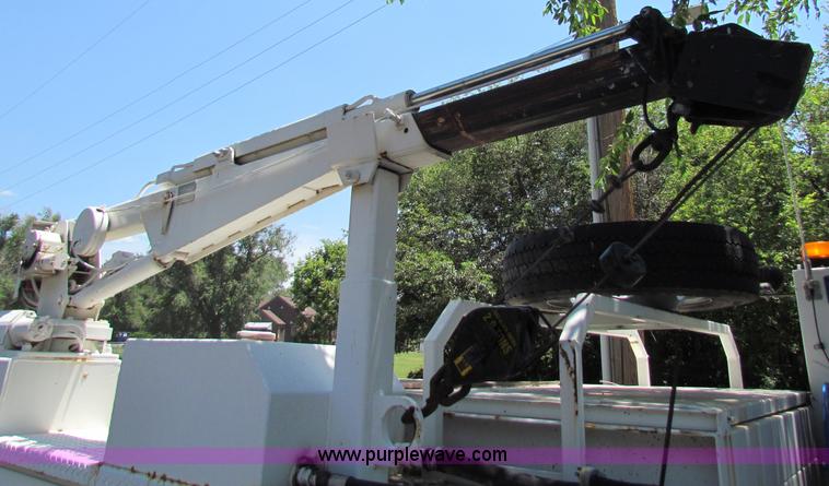 image for item B7286 2005 Ford F550 Super Duty pickup truck