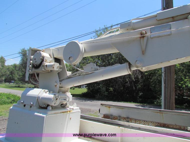 image for item B7286 2005 Ford F550 Super Duty pickup truck