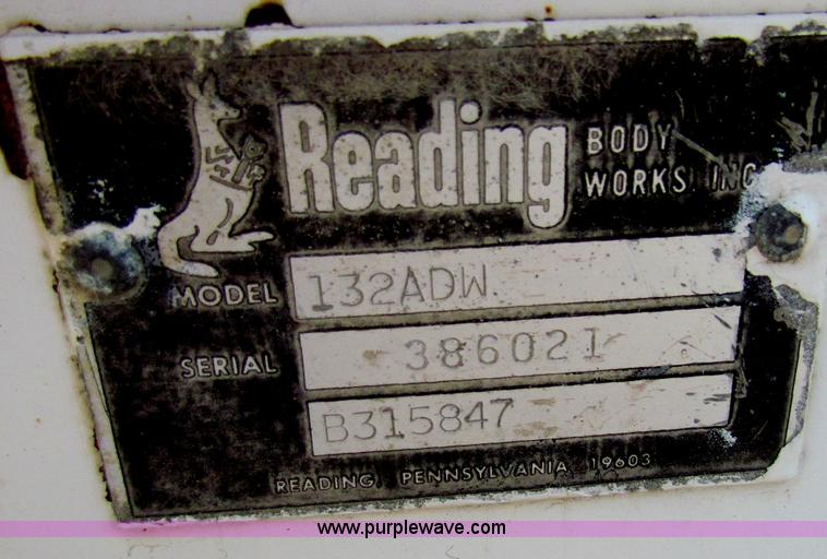 image for item B7286 2005 Ford F550 Super Duty pickup truck