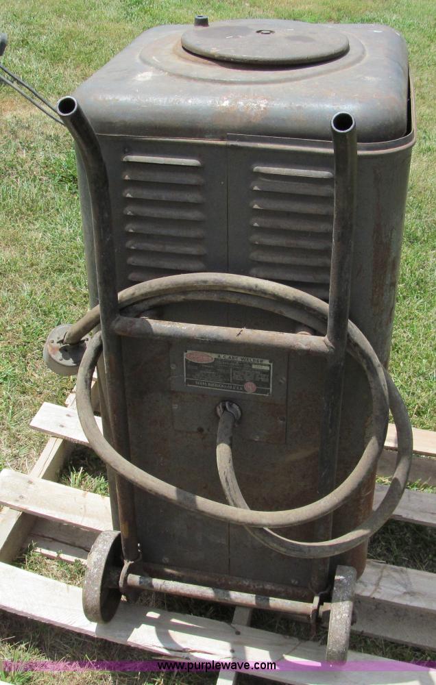 Craftsman 150 arc welder in Fulton, MO | Item C2258 sold | Purple Wave