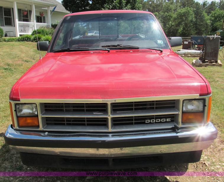 image for item C2267 1987 Dodge Dakota pickup truck