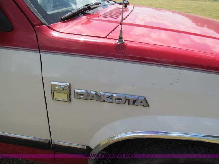 image for item C2267 1987 Dodge Dakota pickup truck