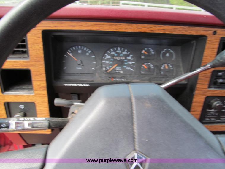image for item C2267 1987 Dodge Dakota pickup truck