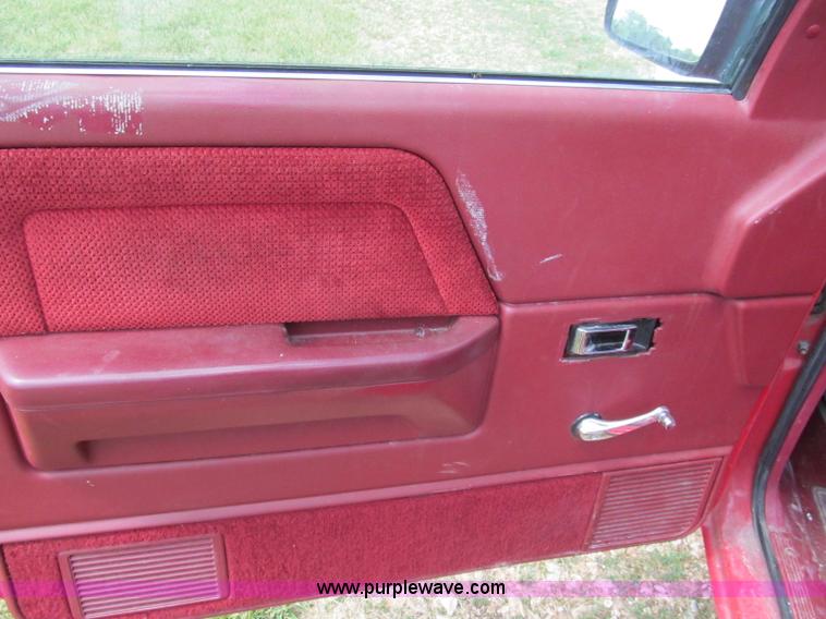 image for item C2267 1987 Dodge Dakota pickup truck