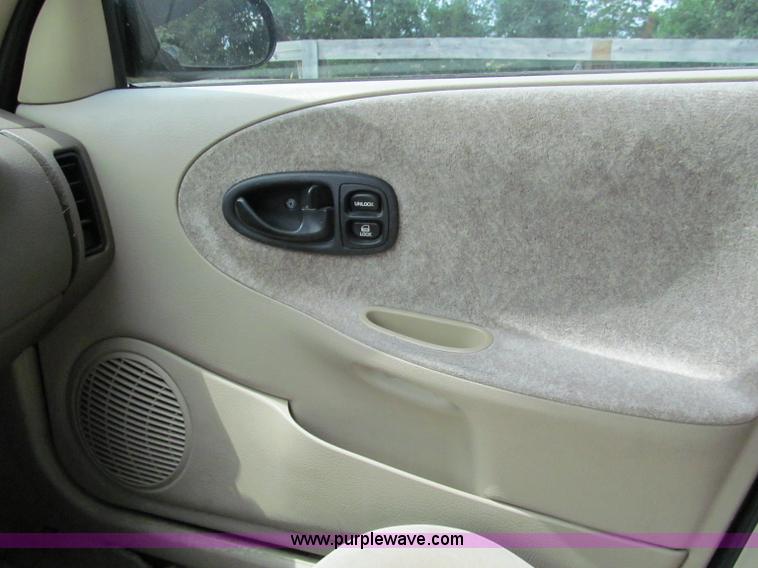 image for item C2269 1997 Saturn SL II