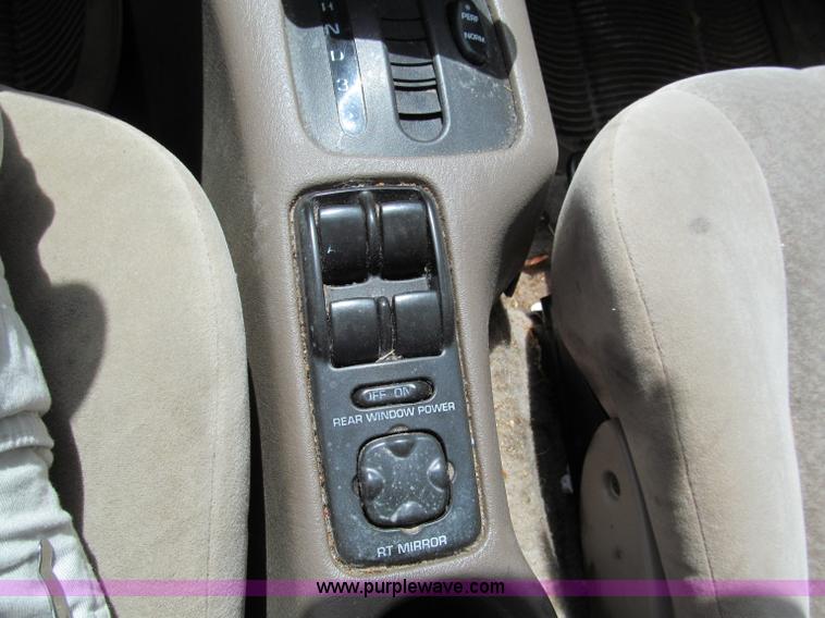 image for item C2269 1997 Saturn SL II