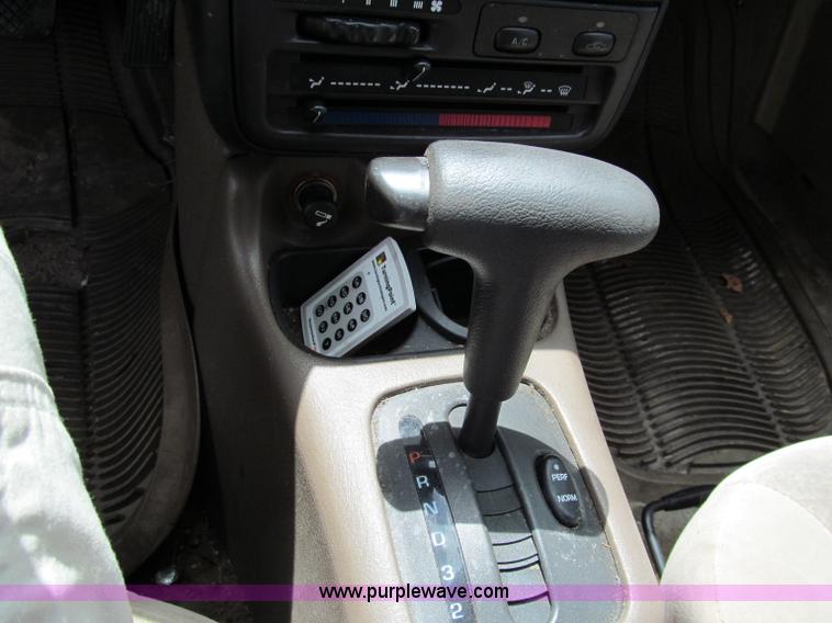 image for item C2269 1997 Saturn SL II