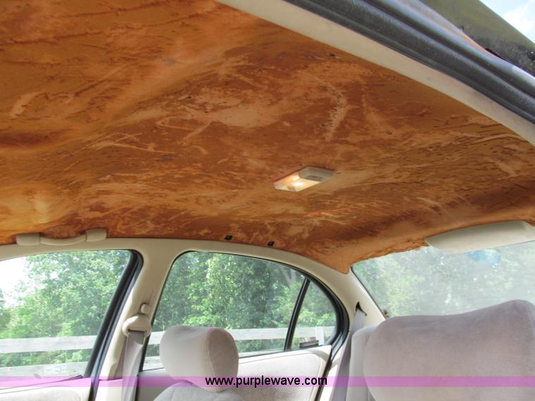 image for item C2269 1997 Saturn SL II