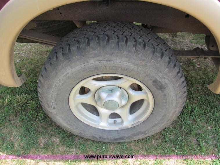 image for item C2272 1997 Ford F150 XLT extended cab pickup truck