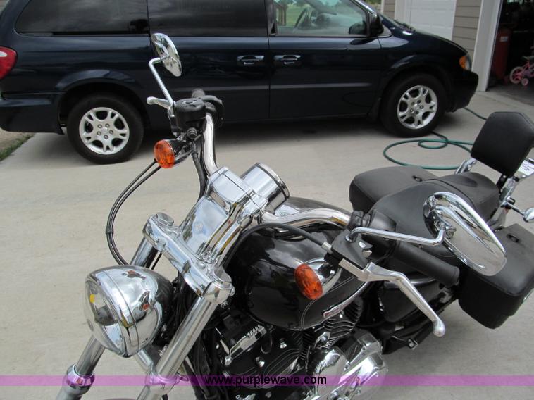 image for item C2275 2009 Harley Davidson 1200 Custom Sportster motorcycle