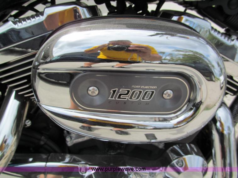 image for item C2275 2009 Harley Davidson 1200 Custom Sportster motorcycle