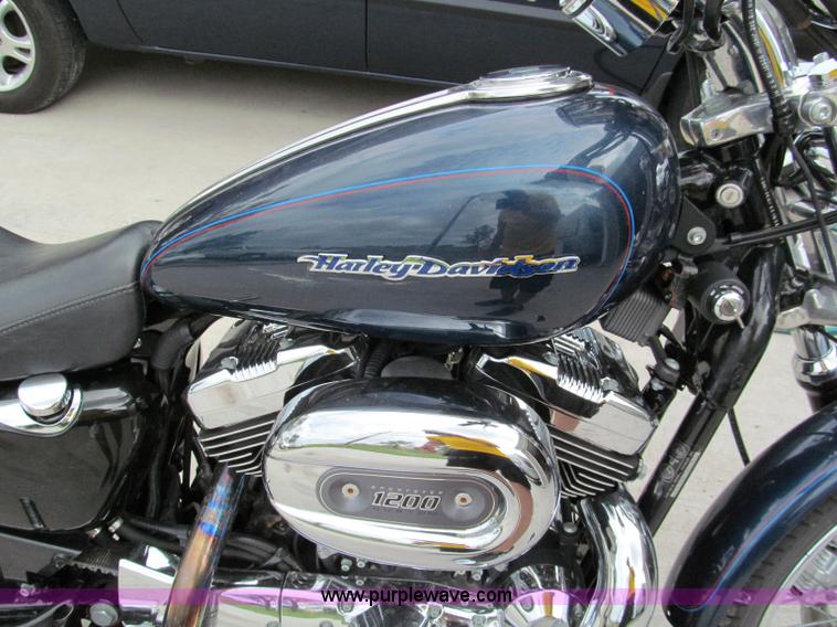 image for item C2276 2004 Harley Davidson 1200 Custom Sportster motorcycle