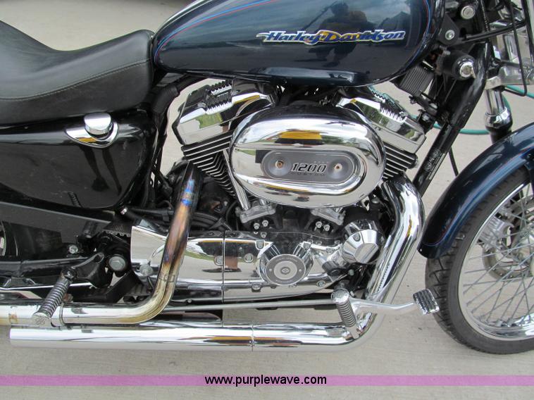 image for item C2276 2004 Harley Davidson 1200 Custom Sportster motorcycle