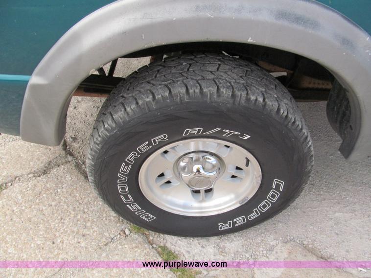 image for item C2280 1996 Ford Ranger XLT pickup truck