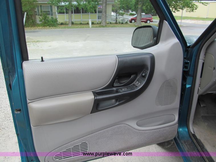 image for item C2280 1996 Ford Ranger XLT pickup truck