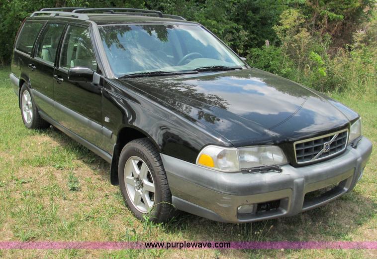 image for item C2284 1999 Volvo V70 XC