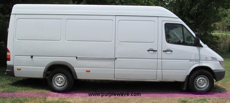 image for item C2285 2004 Dodge 2500 SHC Sprinter van