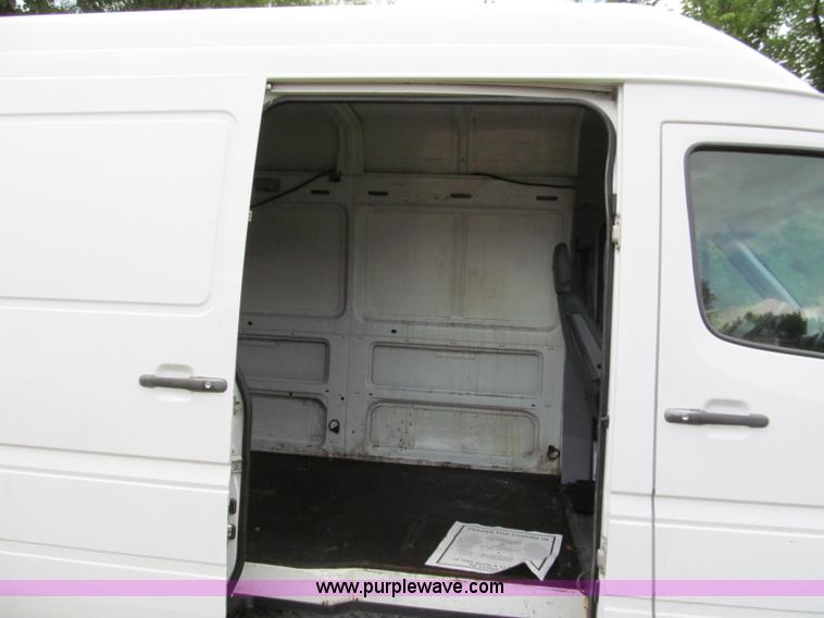 image for item C2285 2004 Dodge 2500 SHC Sprinter van