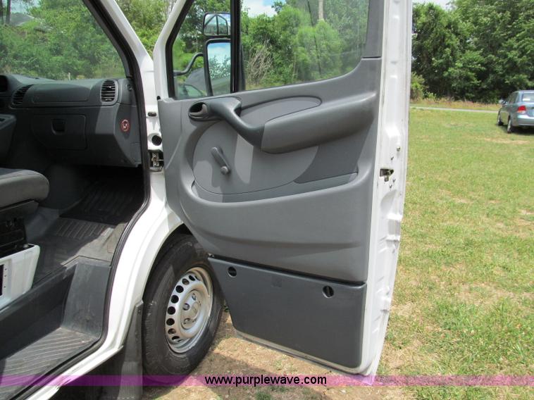 image for item C2285 2004 Dodge 2500 SHC Sprinter van
