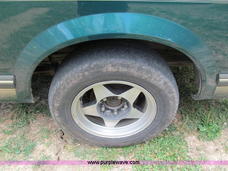 image for item C2286 1998 Chevrolet Astro extended roof van