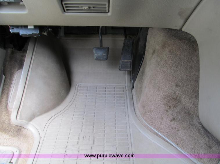 image for item C2286 1998 Chevrolet Astro extended roof van