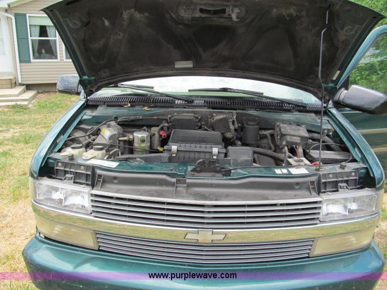 image for item C2286 1998 Chevrolet Astro extended roof van