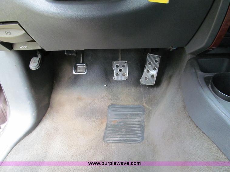 image for item C2287 2005 Dodge Dakota SLT extended cab pickup truck