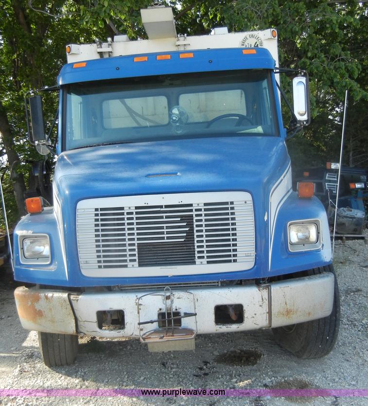 image for item D4247 1998 Freightliner F170 refuse truck