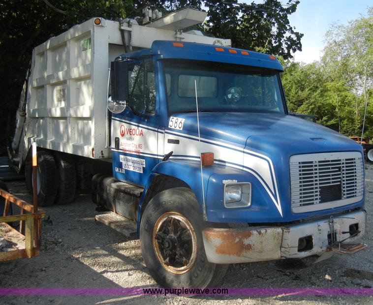image for item D4247 1998 Freightliner F170 refuse truck