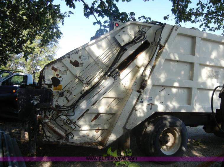 image for item D4247 1998 Freightliner F170 refuse truck