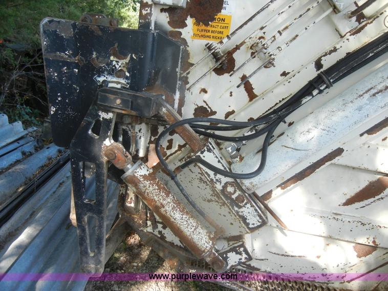 image for item D4247 1998 Freightliner F170 refuse truck