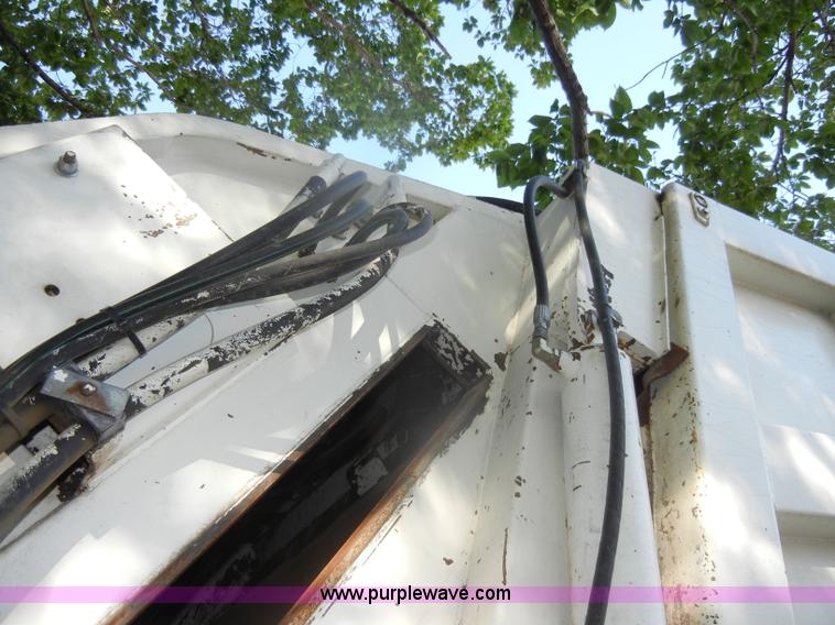 image for item D4247 1998 Freightliner F170 refuse truck